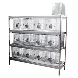 Стеллаж для клеток для кроликов с системой поения RS-12