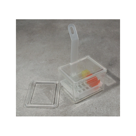 Низкотемпературный вертикальный морозильник F570